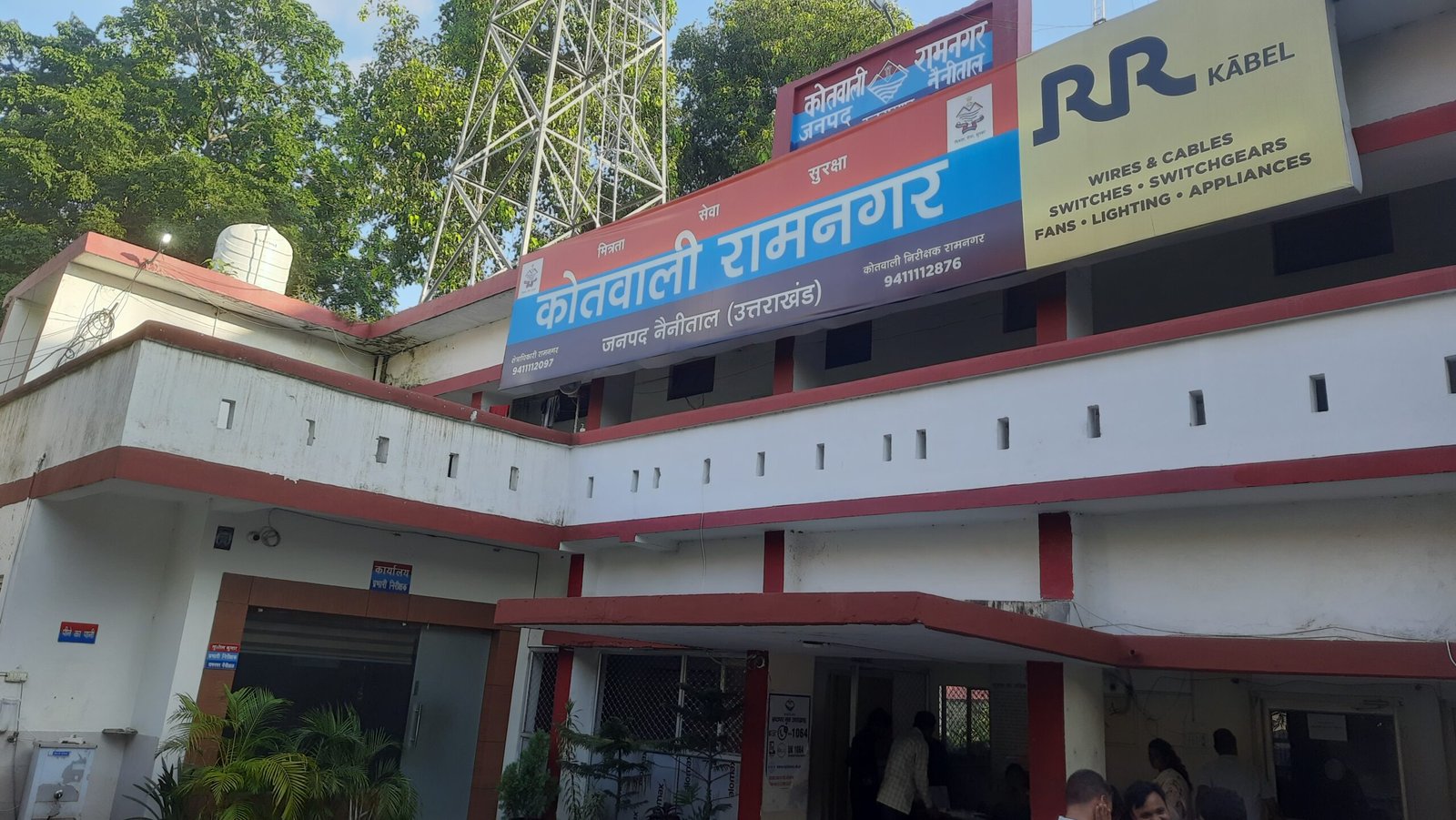 35 लाख का हिसाब और रात का धावा! दिन में दुकान पर धमकी, रात में घर में घुसने का आरोप।