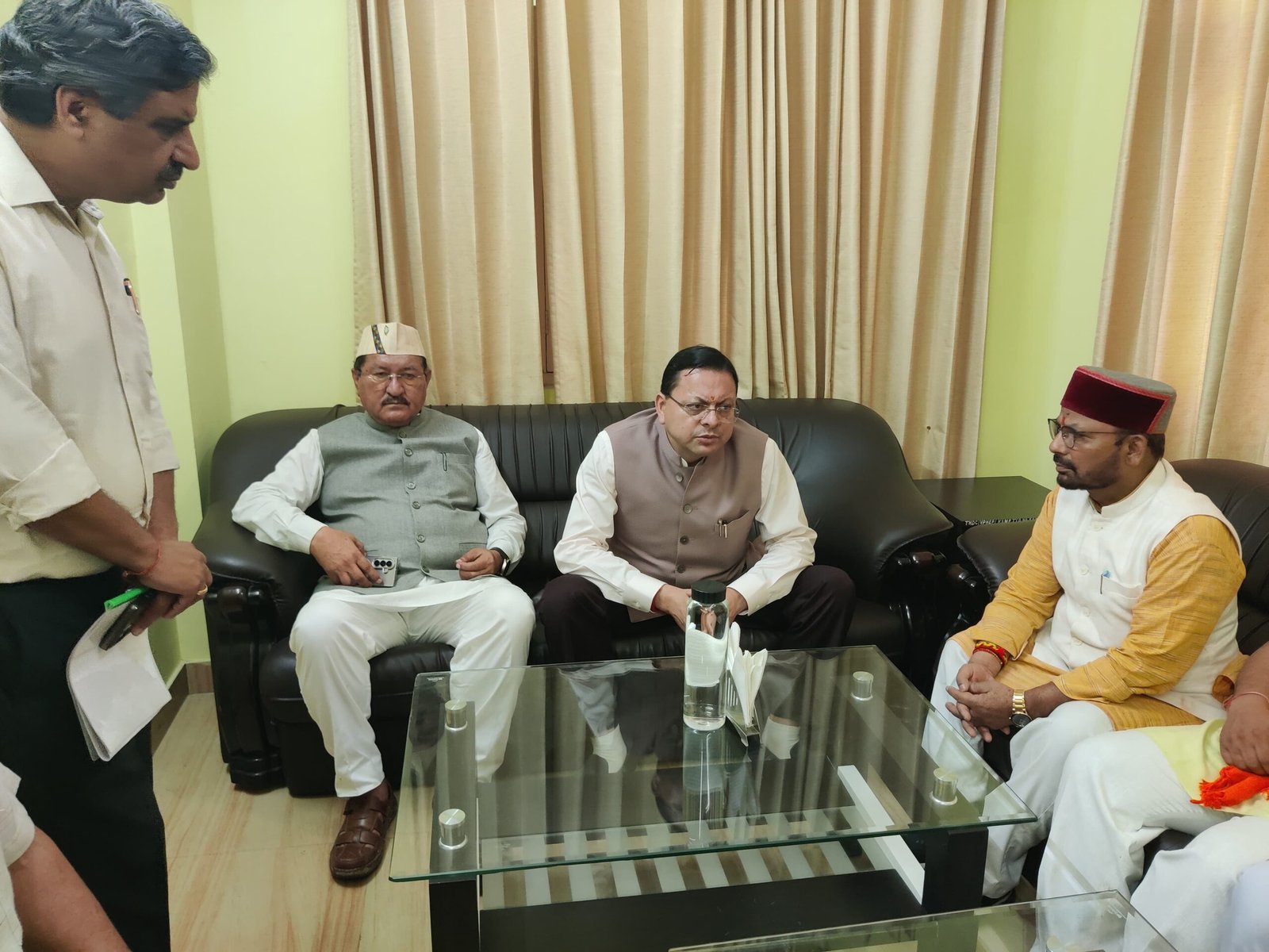 पीपलकोटी टनल हादसा: रेस्क्यू अभियान में तेजी के निर्देश, प्रभावित परिवारों को तत्काल सहायता के आदेश।