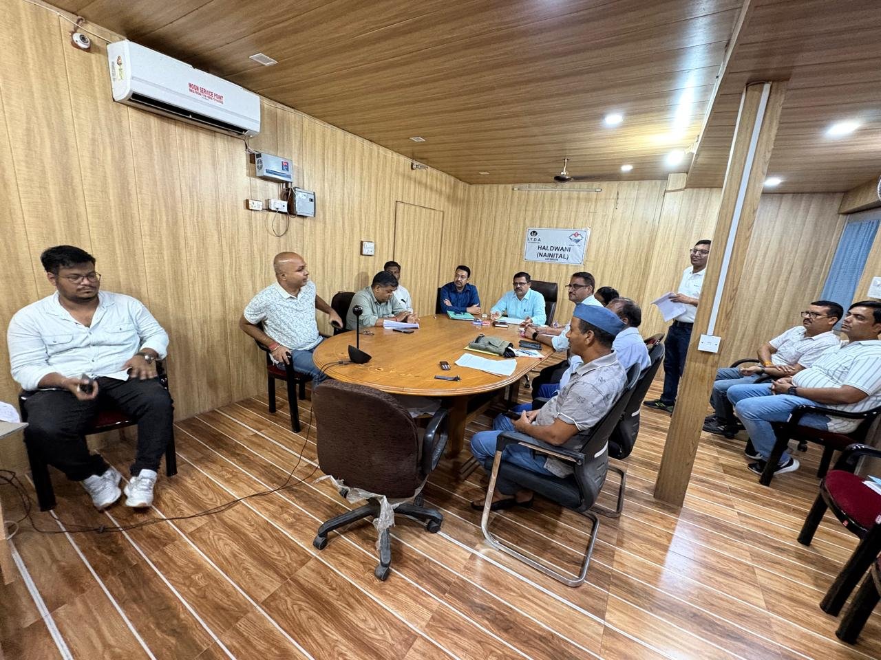 नैनीताल में SIR-2026 की प्रक्रिया तेज, 2.30 लाख से अधिक नोटिस वितरित; 69 हजार से ज्यादा नोटिसों की सुनवाई पूरी।