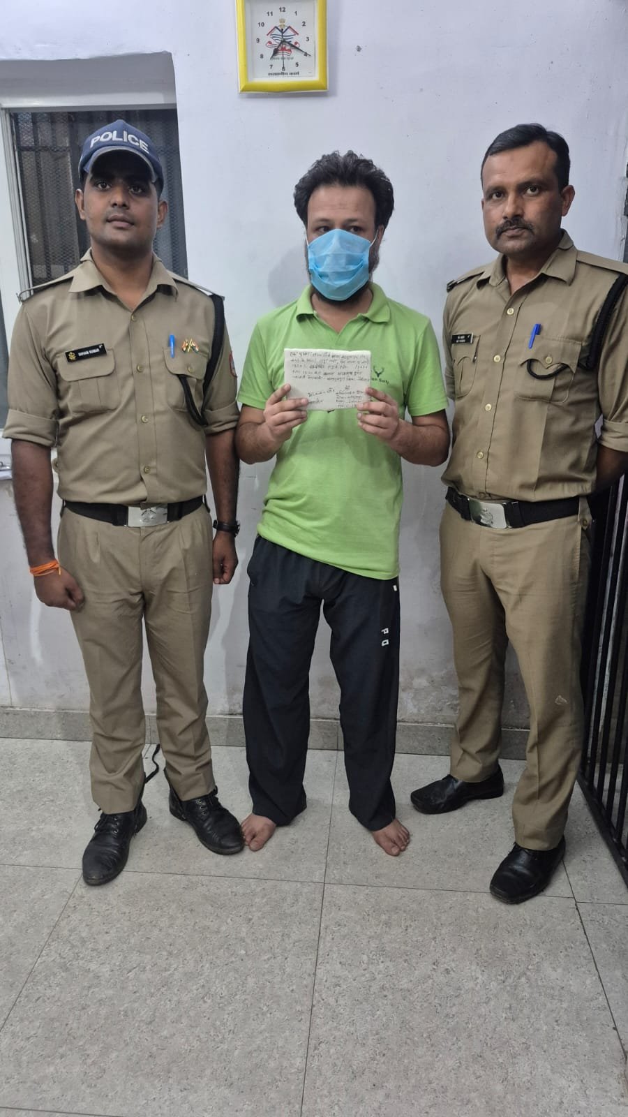 बनभूलपुरा पुलिस की सट्टे के खिलाफ कार्रवाई, सट्टा खाईबाड़ी करते एक आरोपी गिरफ्तार।