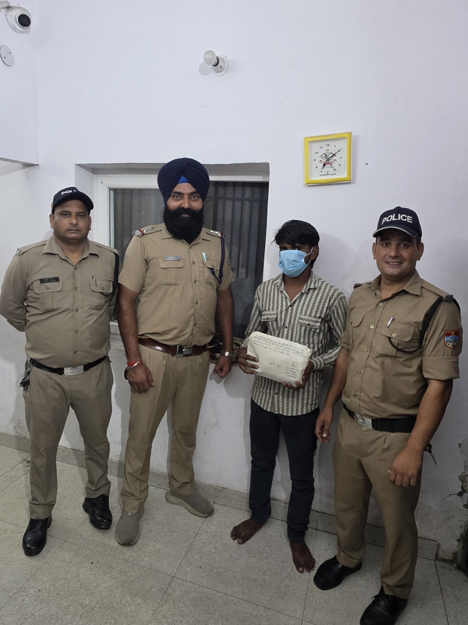 बनभूलपुरा पुलिस ने 370 ग्राम चरस के साथ आरोपी को किया गिरफ्तार।