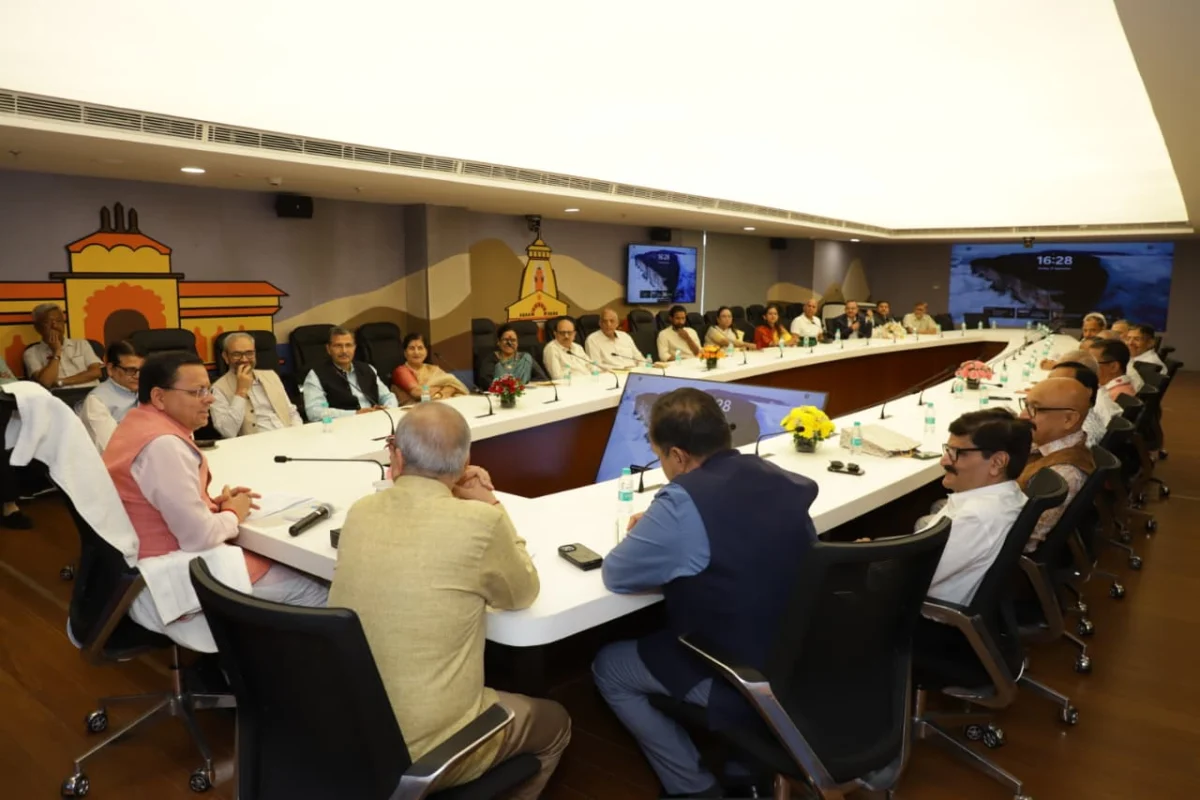 प्रवासी बुद्धिजीवियों के साथ सीएम धामी का मंथन, उत्तराखंड के विकास का खाका तैयार करने पर हुई चर्चा।