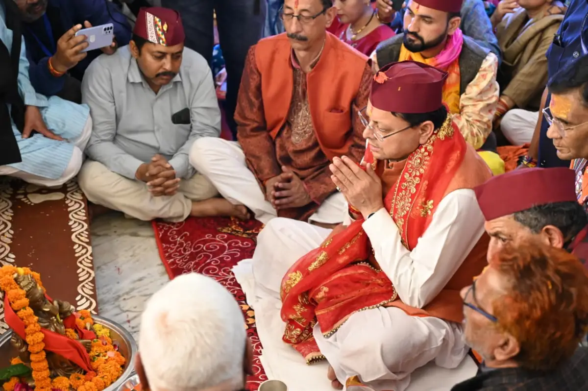 मां नंदा-सुनंदा के चरणों में सीएम धामी ने टेका माथा, बोले—संस्कृति, विरासत और विकास के साथ आगे बढ़ेगा उत्तराखंड।