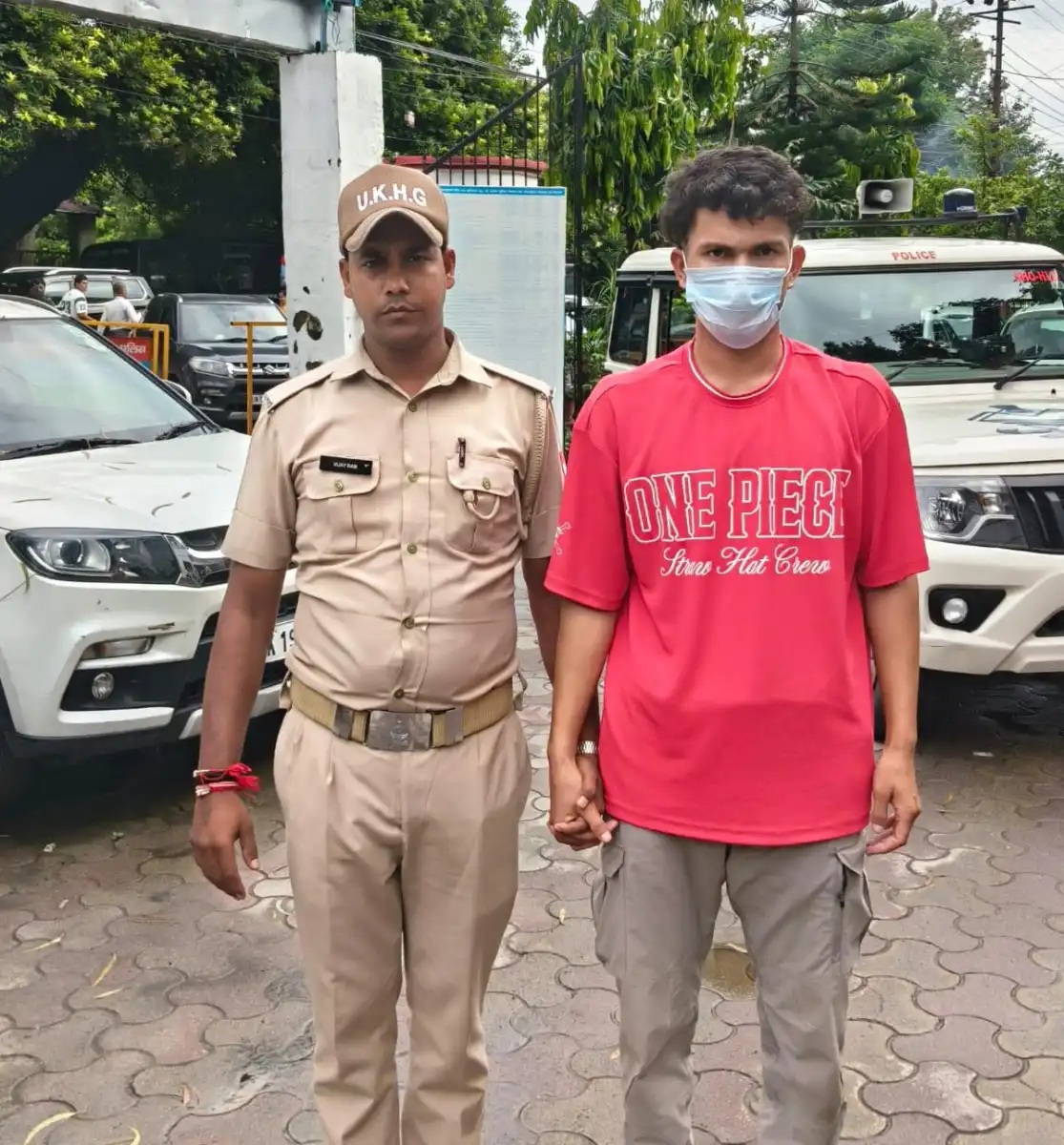 फौजी वर्दी पहनकर खुद को ‘पैरा स्पेशल फोर्स का मेजर’ बताता था युवक, SOG ने किया पर्दाफाश।