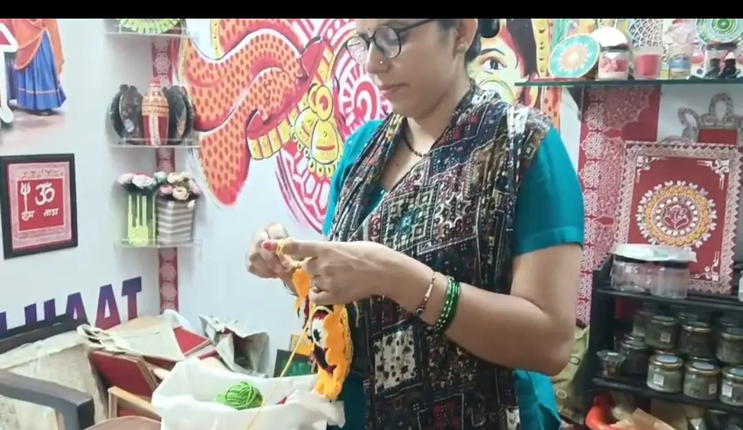 महिला आत्मनिर्भरता की राह पर रामनगर की पुष्कर सोसायटी, सरकारी सहयोग की उम्मीद।