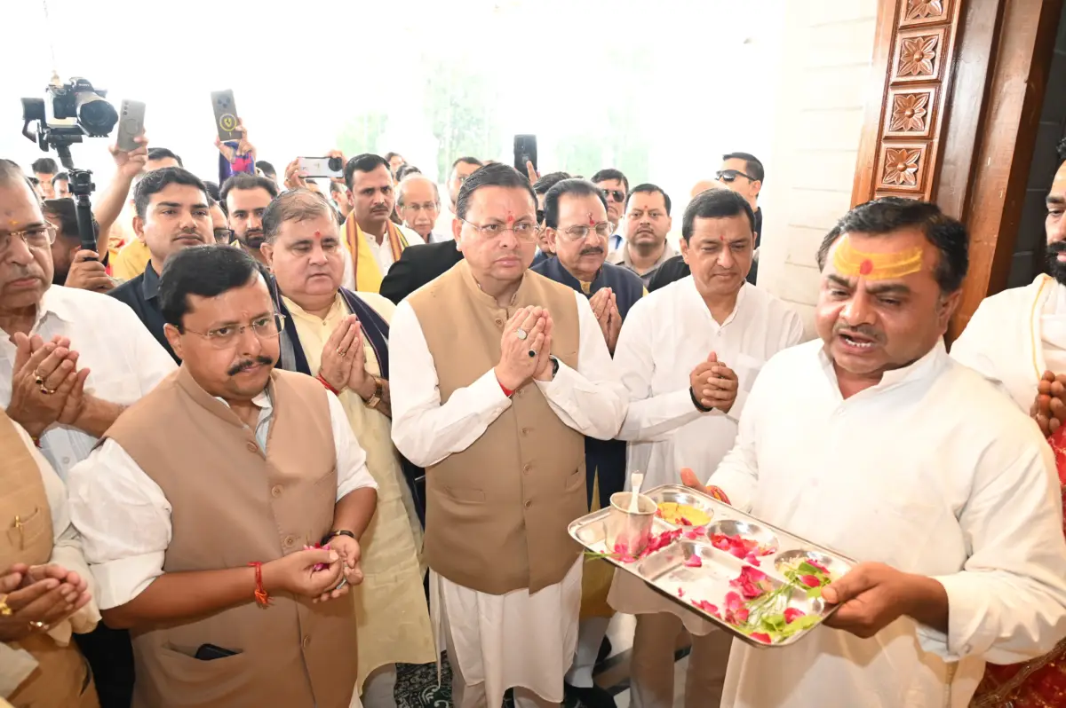 महालक्ष्मी मंदिर में मुख्यमंत्री धामी ने की पूजा-अर्चना, प्रदेश की सुख-समृद्धि की कामना।