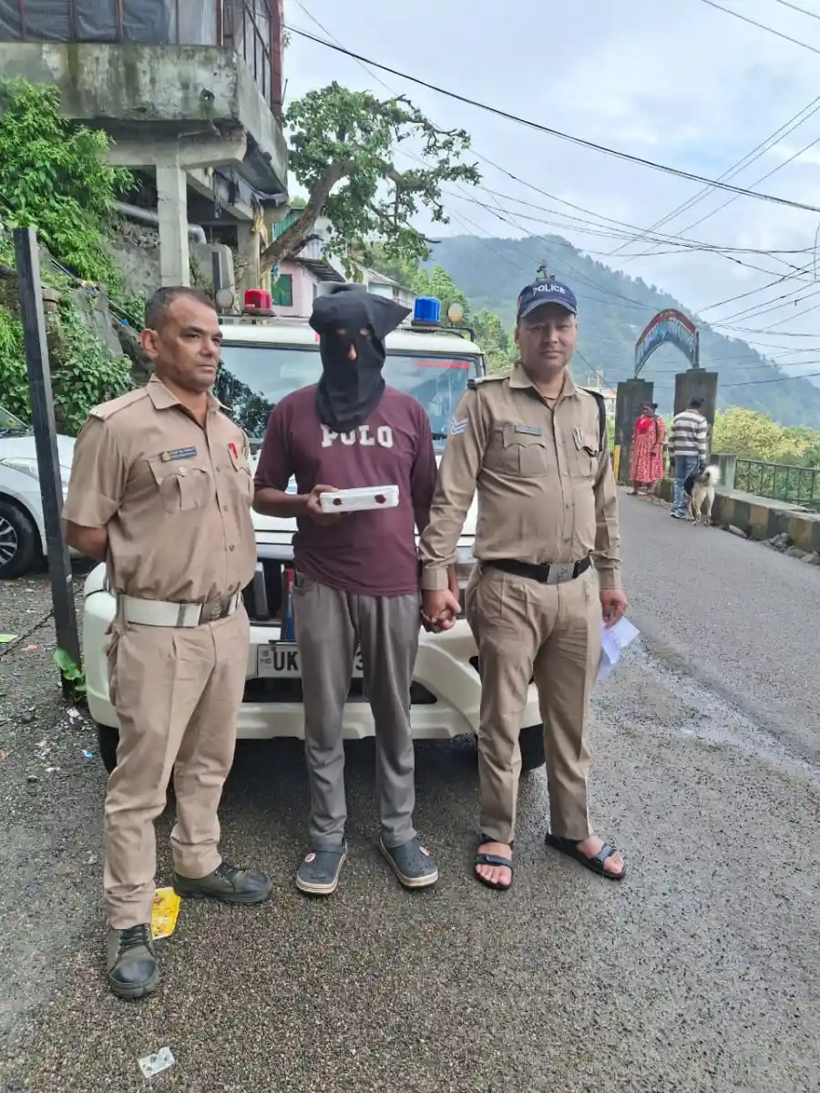 फर्जी इंस्टाग्राम आईडी बनाकर महिला की फोटो पर अश्लील कमेंट, आरोपी गिरफ्तार।