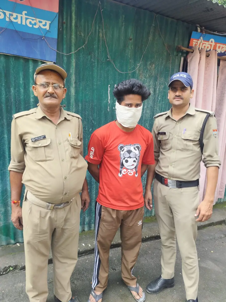 दो साल से फरार लूट का वांछित आरोपी गिरफ्तार, हीरानगर पुलिस ने घर से दबोचा।