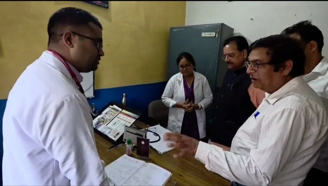 ज्योलीकोट में जल जनित बीमारियों की स्थिति का सांसद अजय भट्ट ने लिया जायजा।