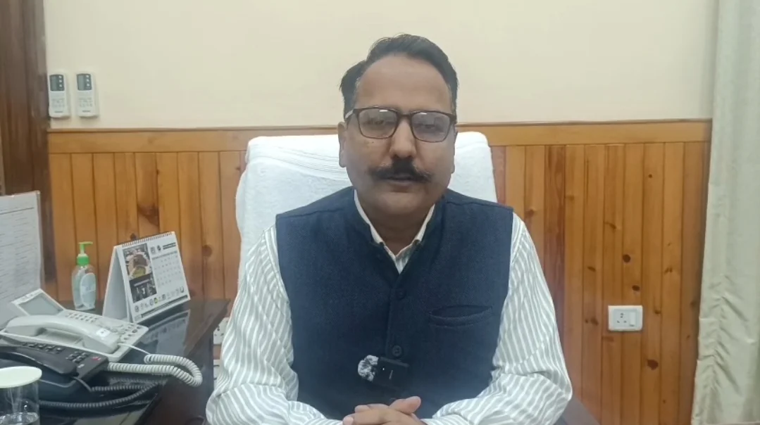 भारी बारिश को लेकर नैनीताल प्रशासन अलर्ट, डीएम ललित मोहन रयाल ने सभी विभागों को दिए सतर्क रहने के निर्देश।